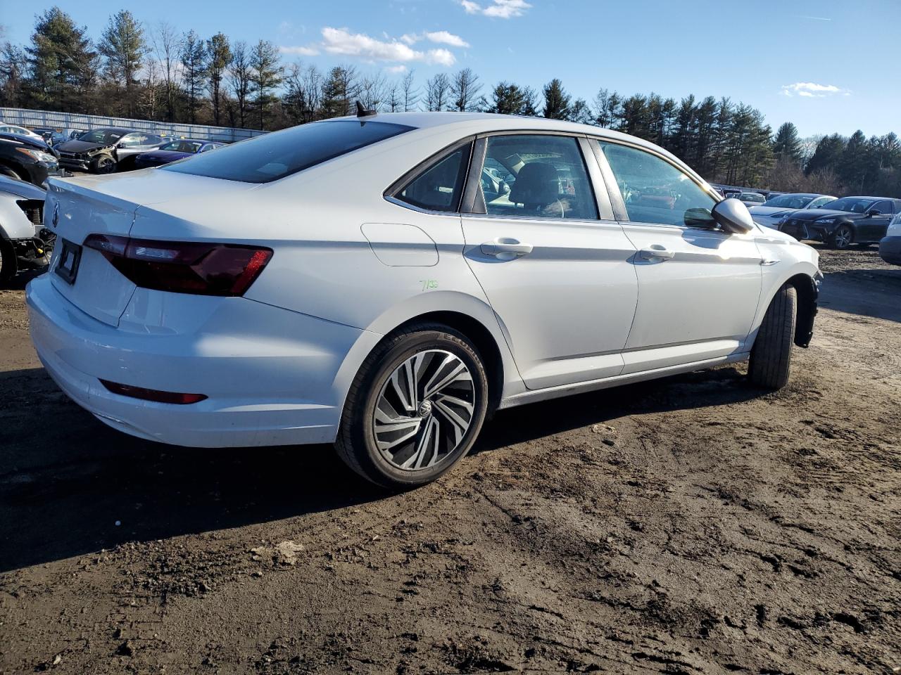 2021 Volkswagen Jetta - Image 3