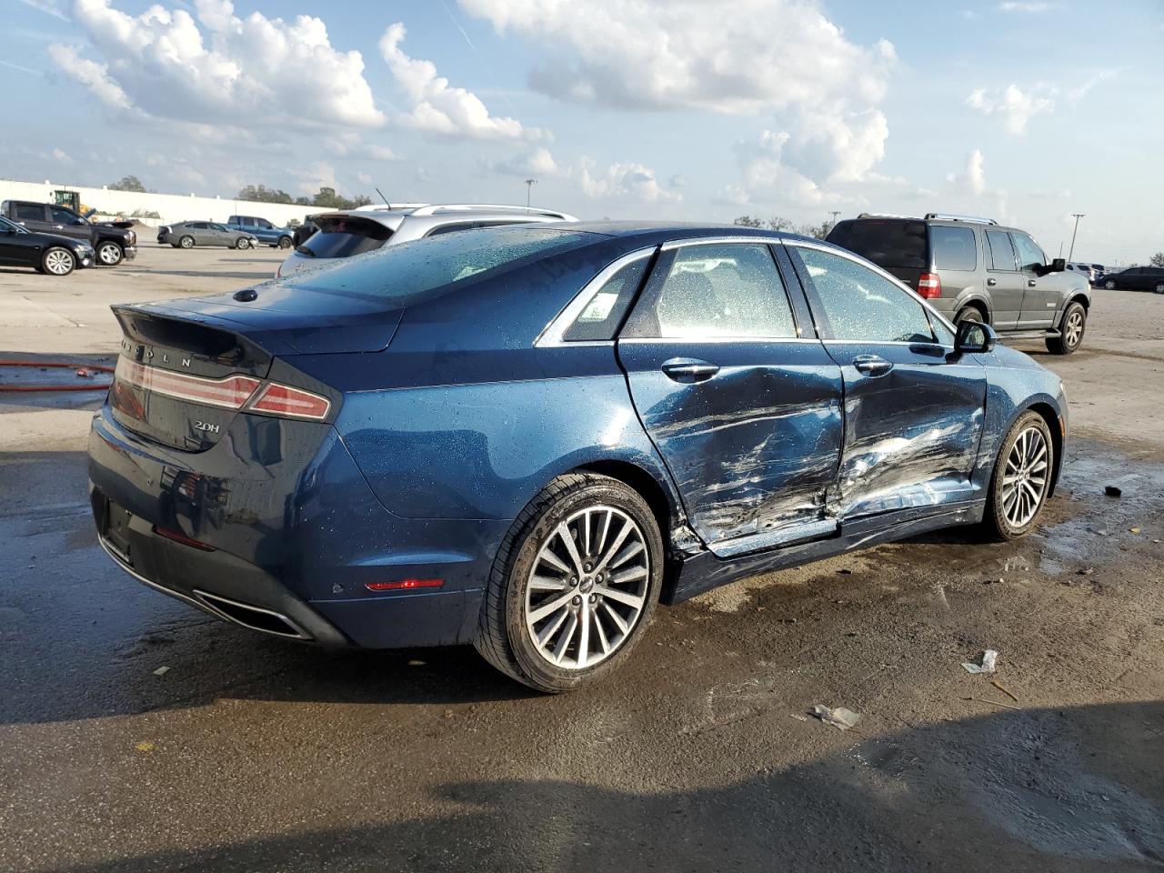 2017 Lincoln MKZ - Image 3