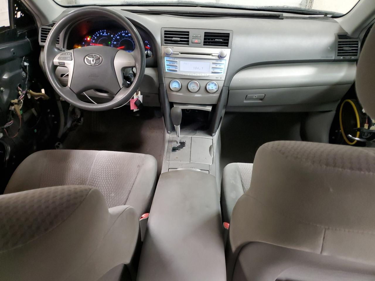 2011 Toyota Camry - Image 8