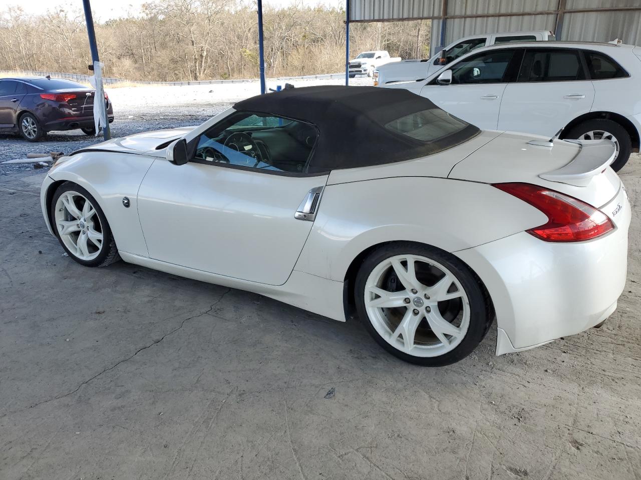 2011 Nissan 370Z - Image 2