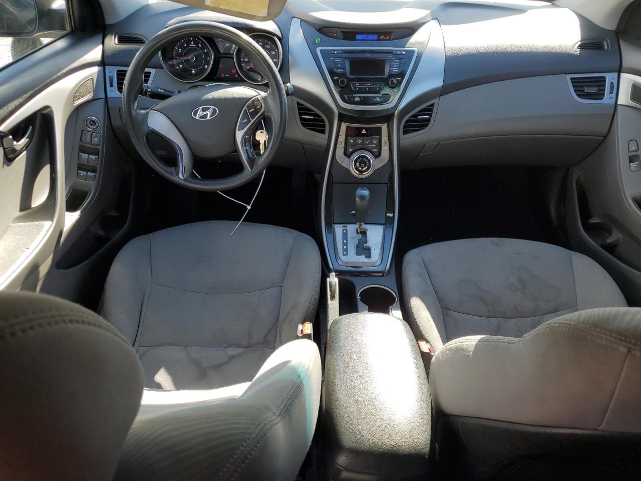 2013 Hyundai Elantra - Image 8
