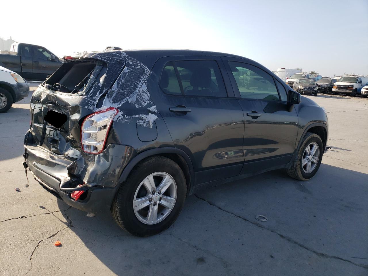 2020 Chevrolet Trax - Image 3