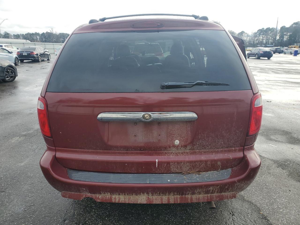 2007 Chrysler Town & Country - Image 6