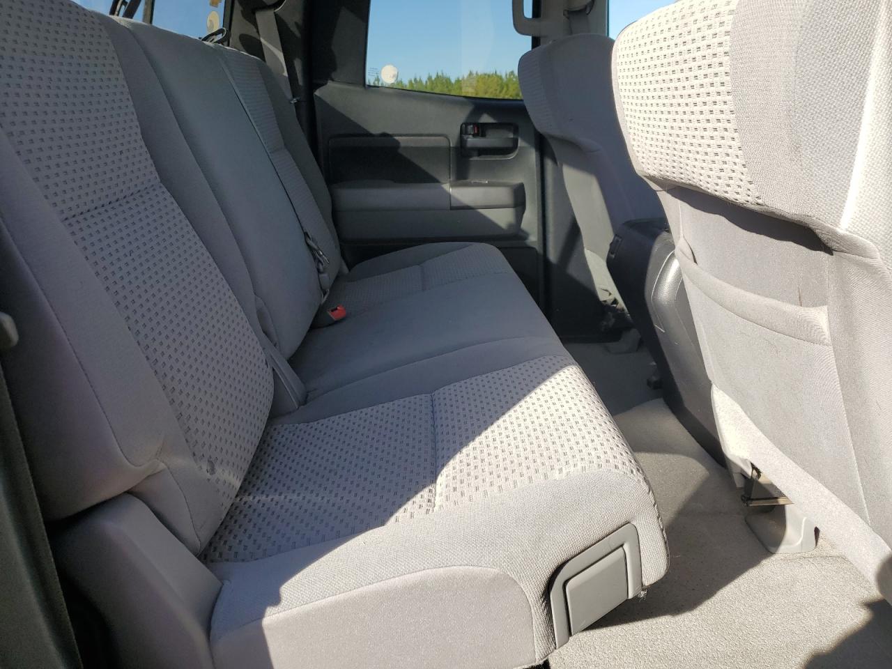 2011 Toyota Tundra - Image 11