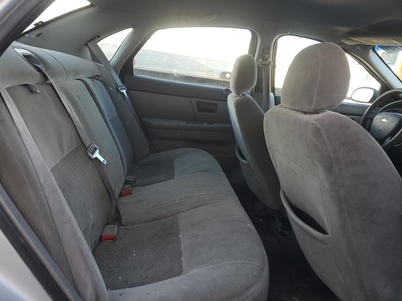 2006 Ford Taurus - Image 10