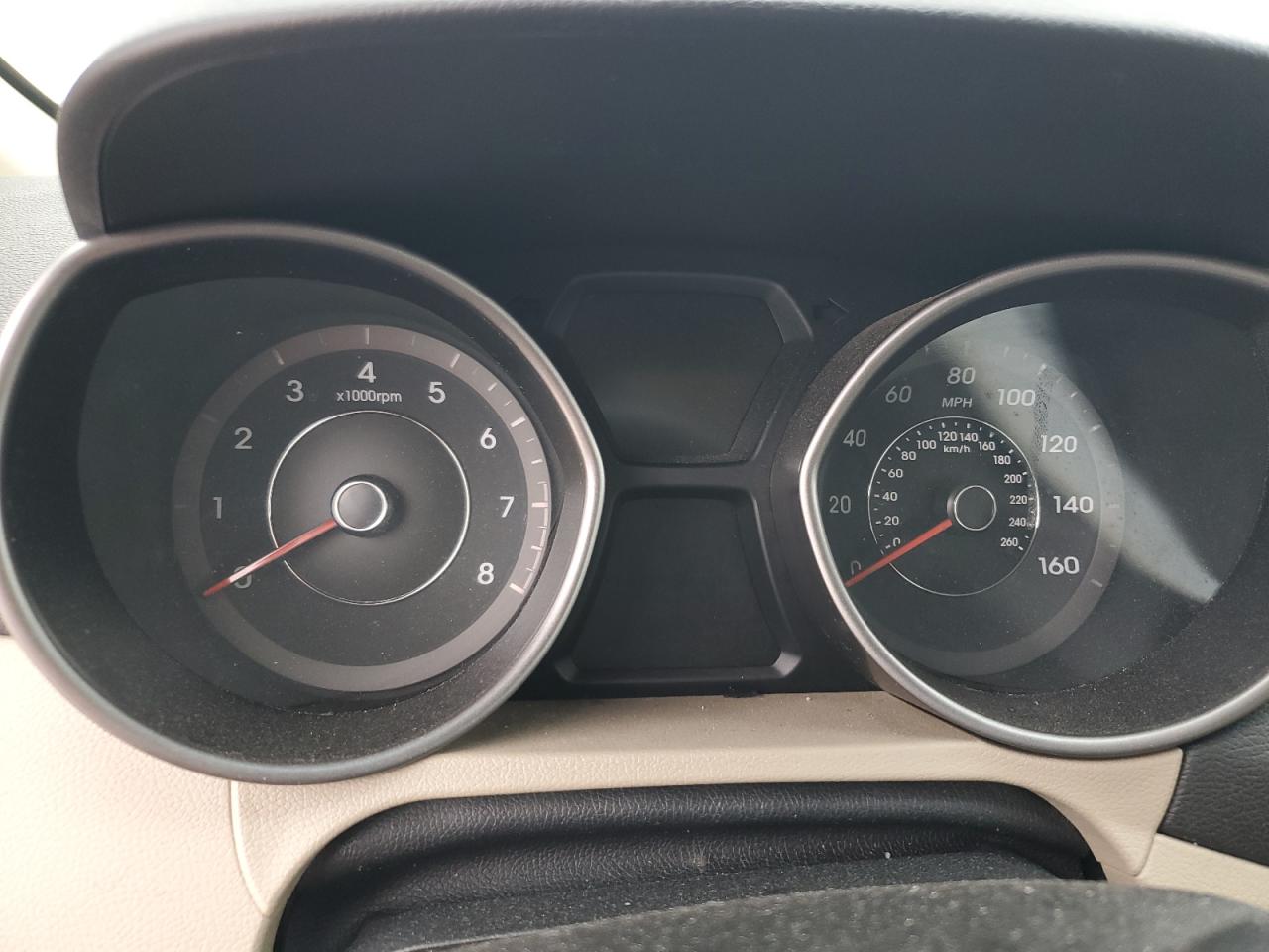 2015 Hyundai Elantra - Image 9