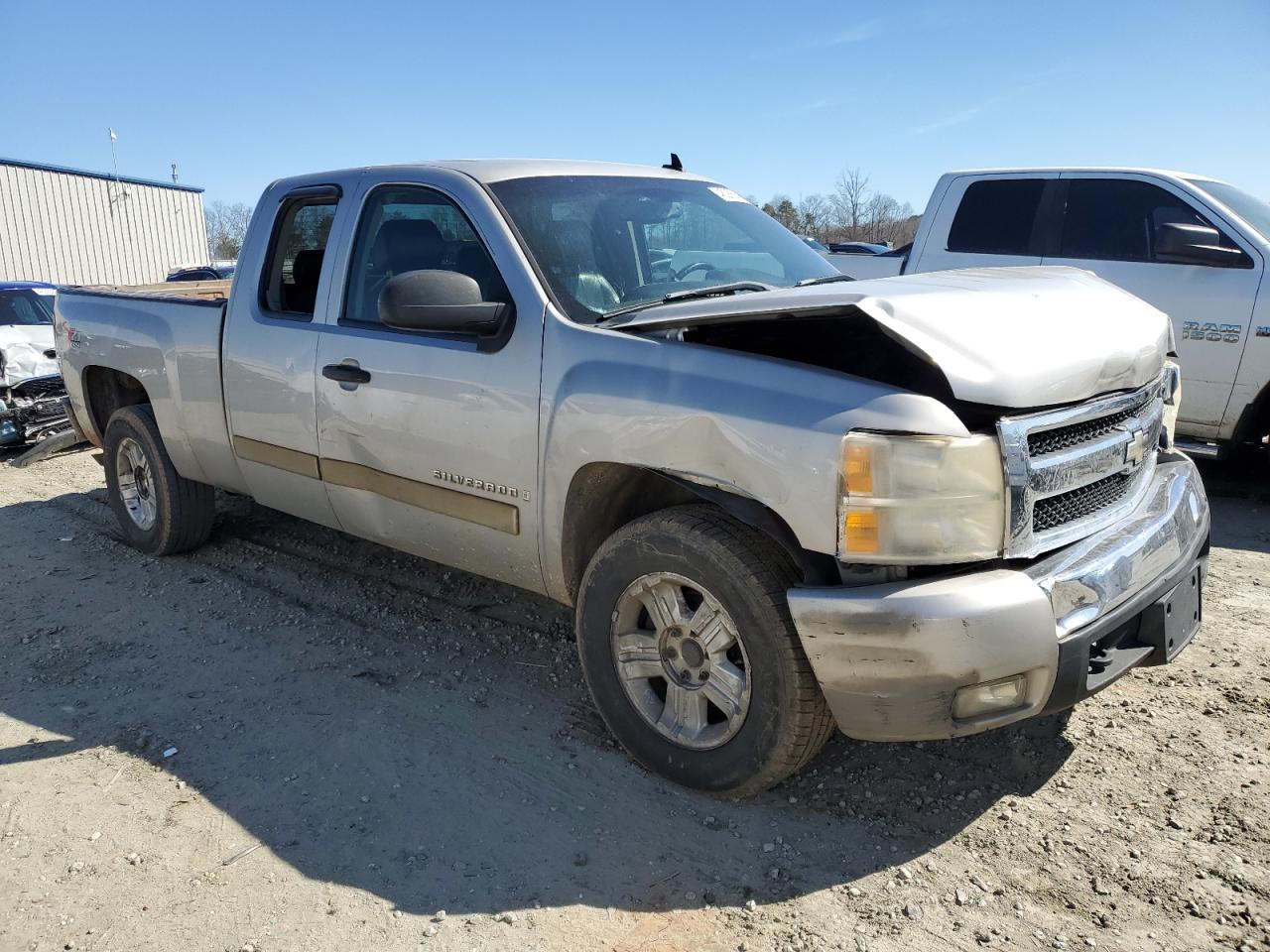 2007 Chevrolet Silverado - Image 4
