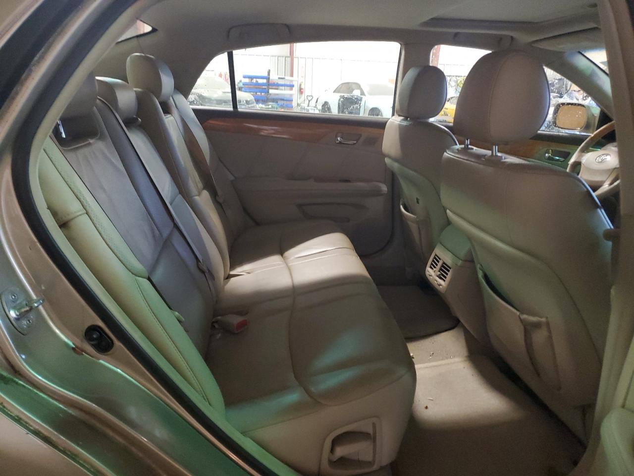 2006 Toyota Avalon - Image 10
