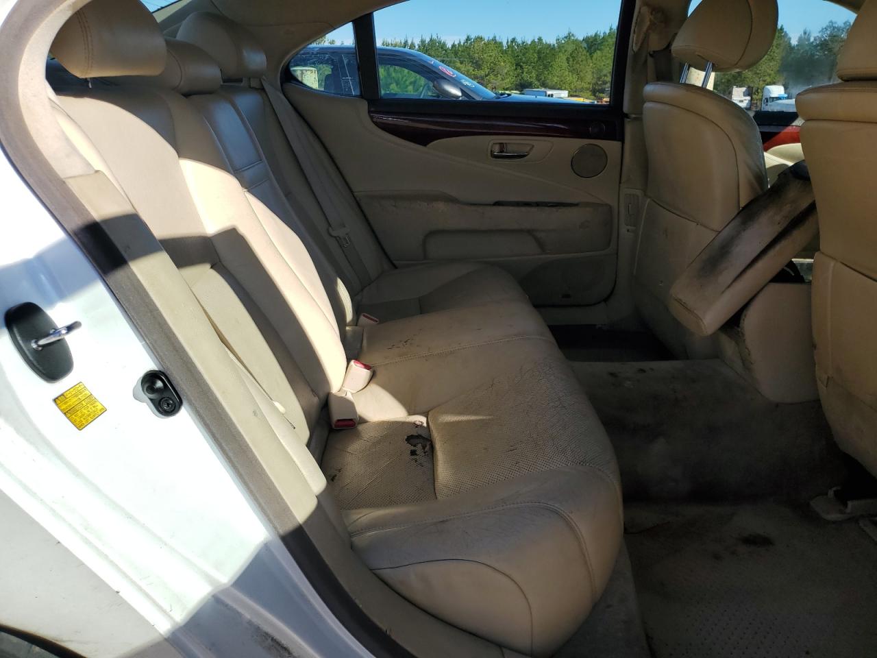 2011 Lexus LS - Image 10