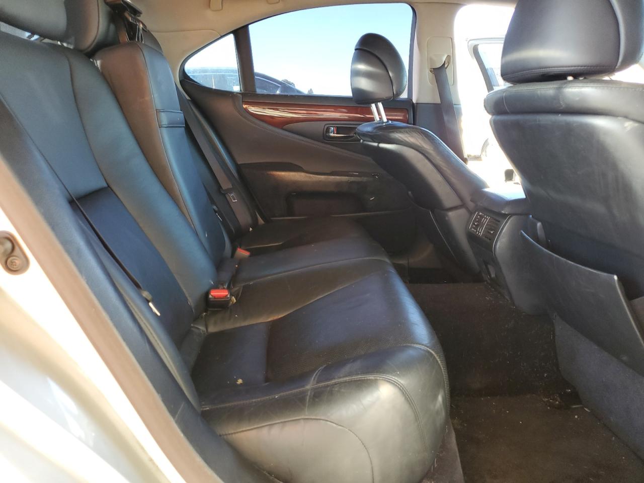 2009 Lexus LS - Image 10