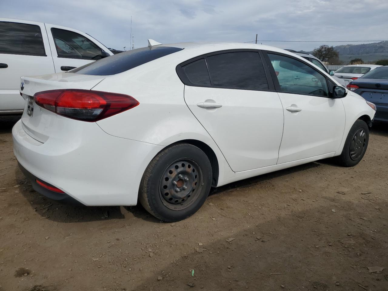 2017 Kia Forte - Image 3