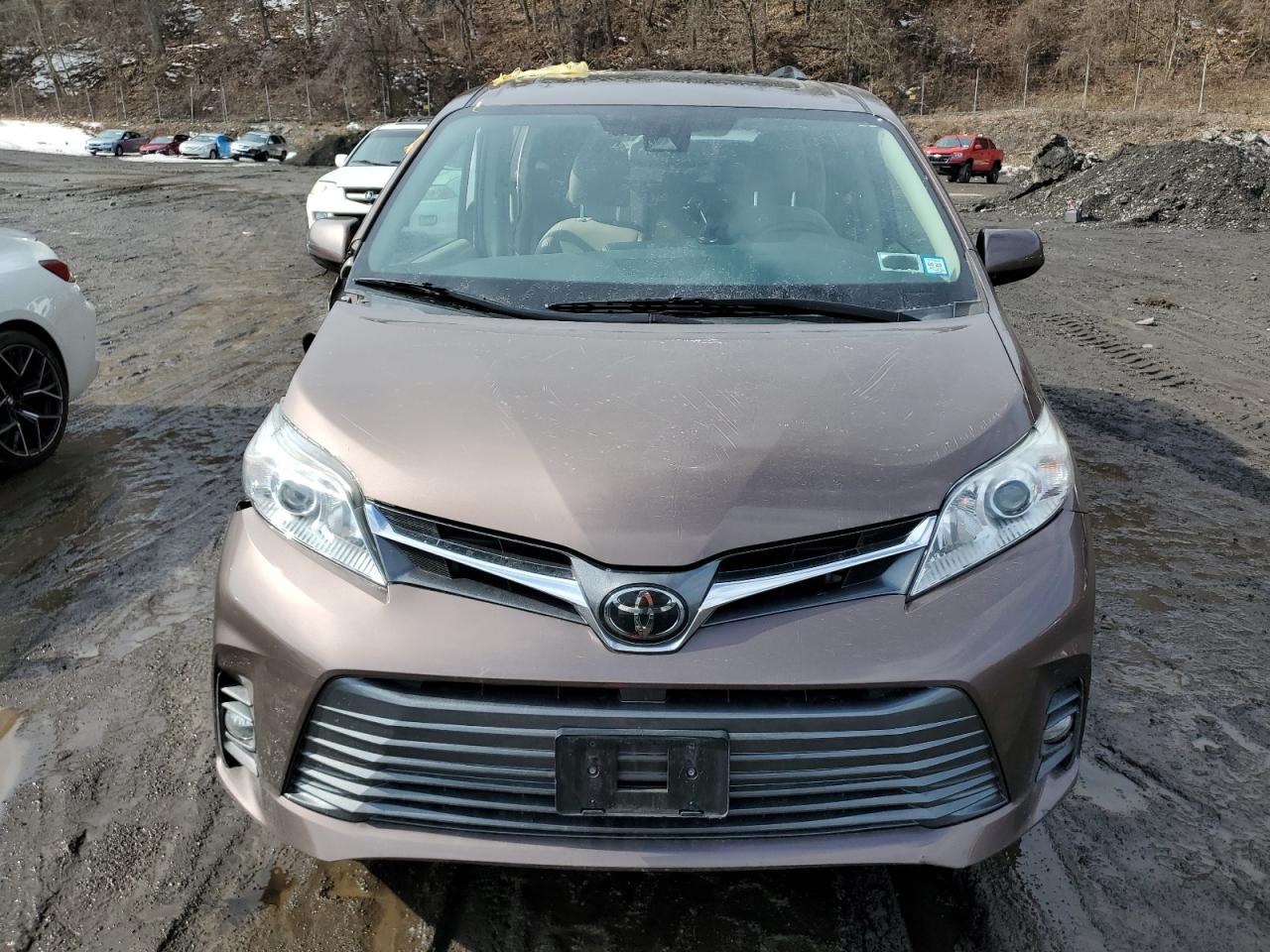 2020 Toyota Sienna - Image 5