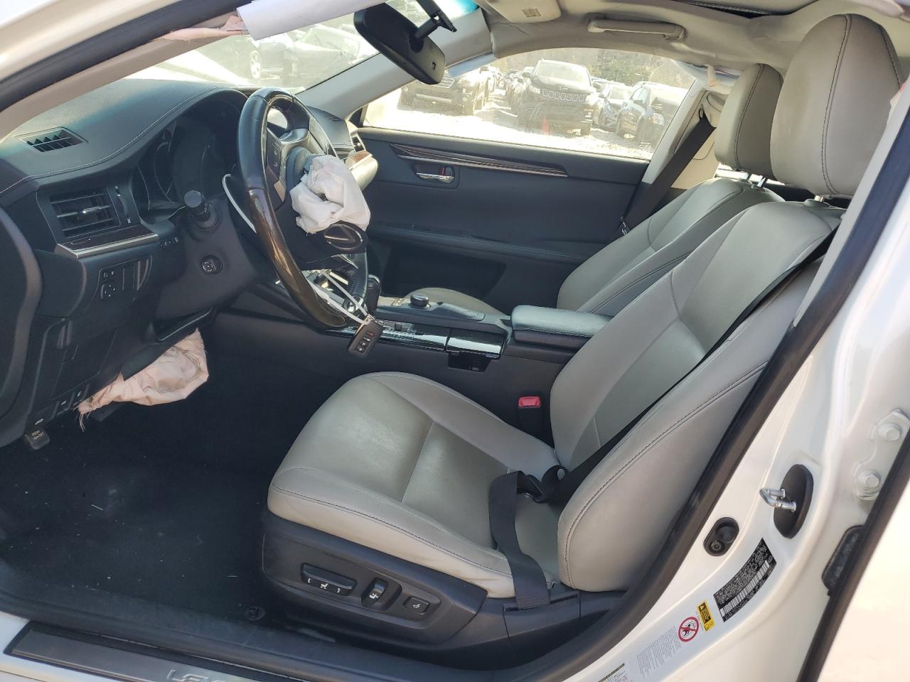 2013 Lexus ES - Image 7