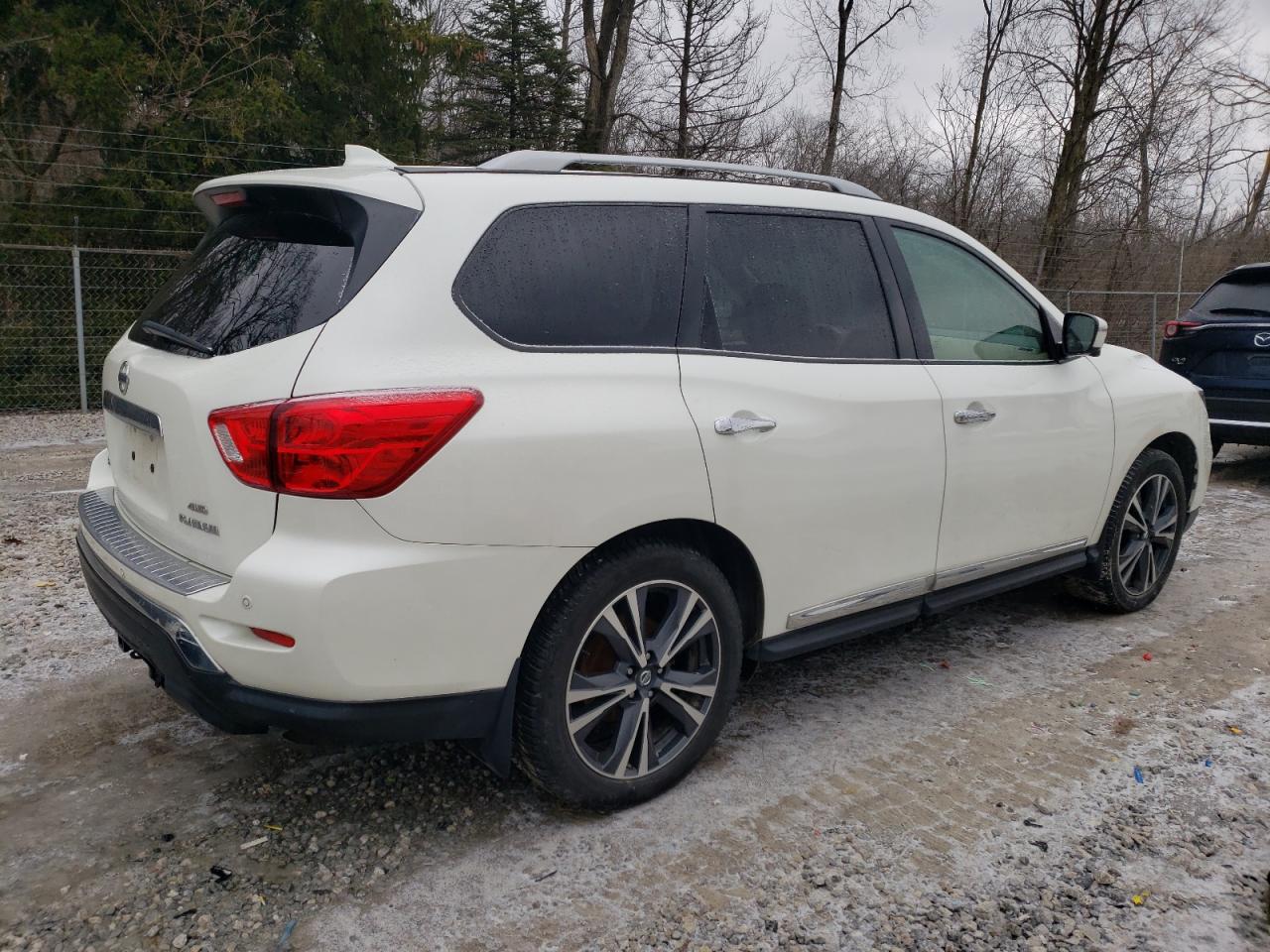 2019 Nissan Pathfinder - Image 3