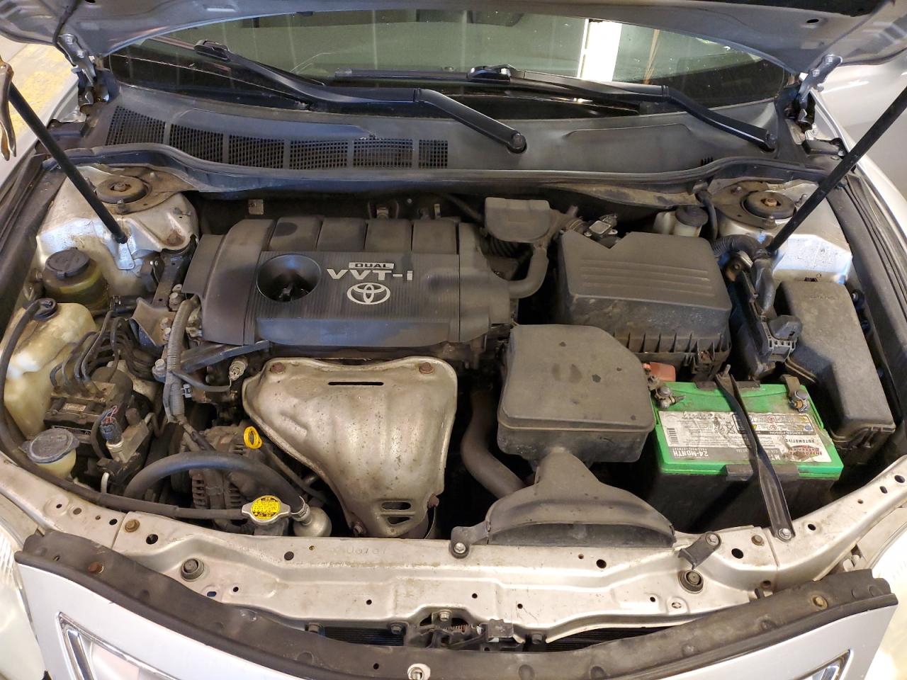 2010 Toyota Camry - Image 11