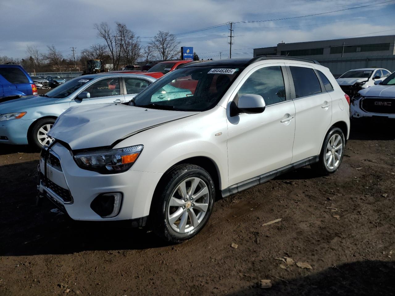 2015 Mitsubishi Outlander - Image 1