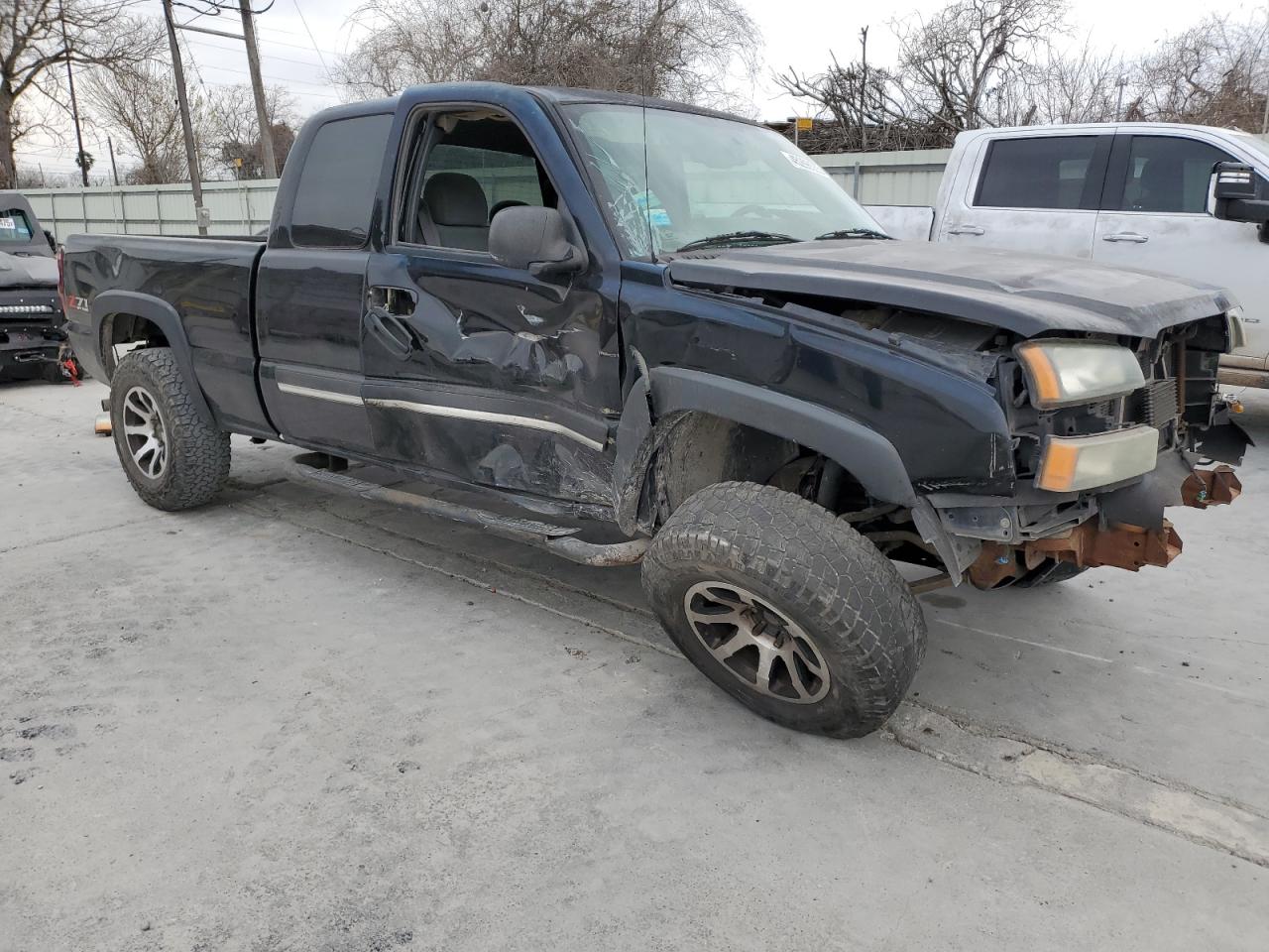 2004 Chevrolet Silverado - Image 4