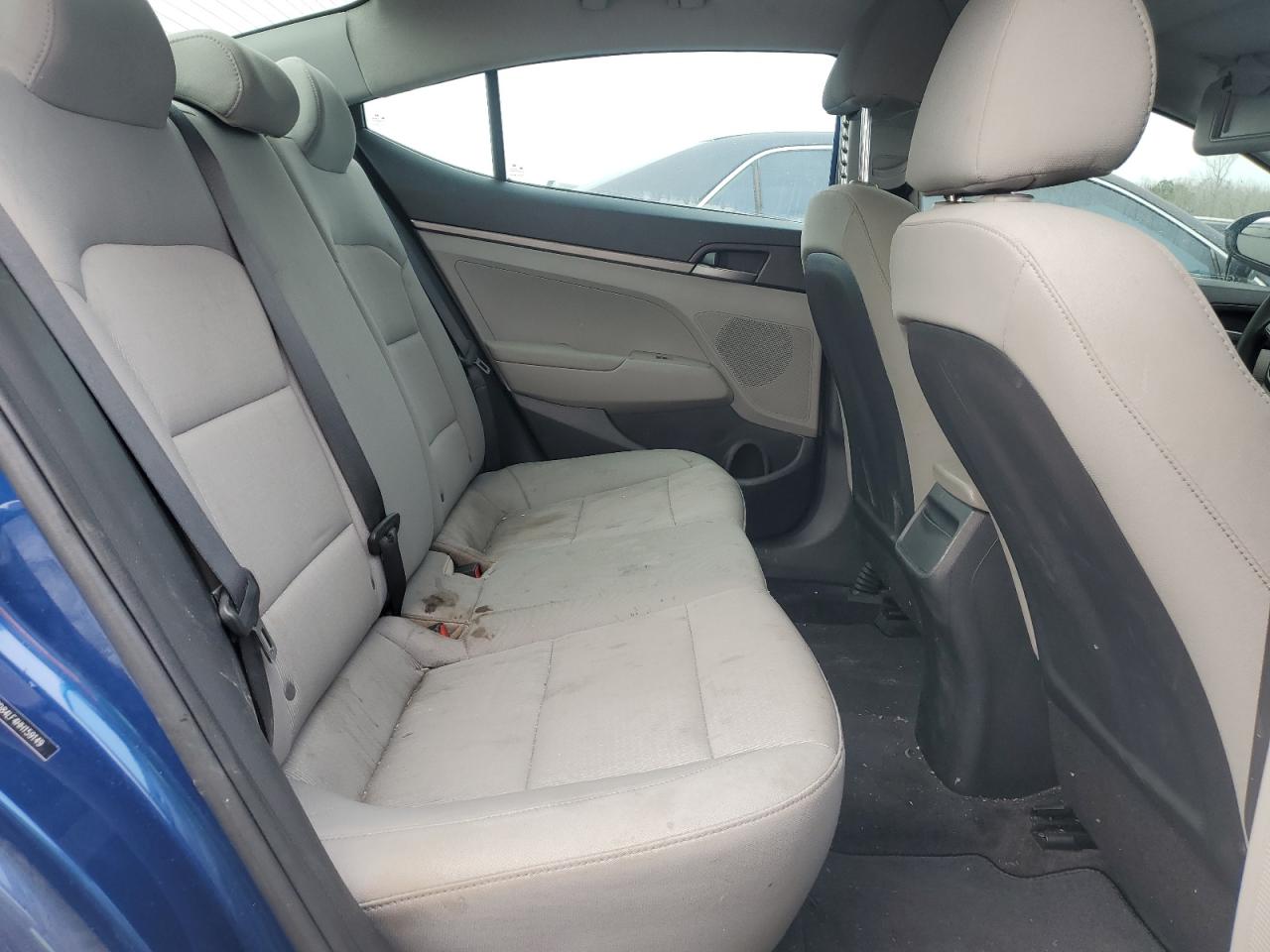2017 Hyundai Elantra - Image 10