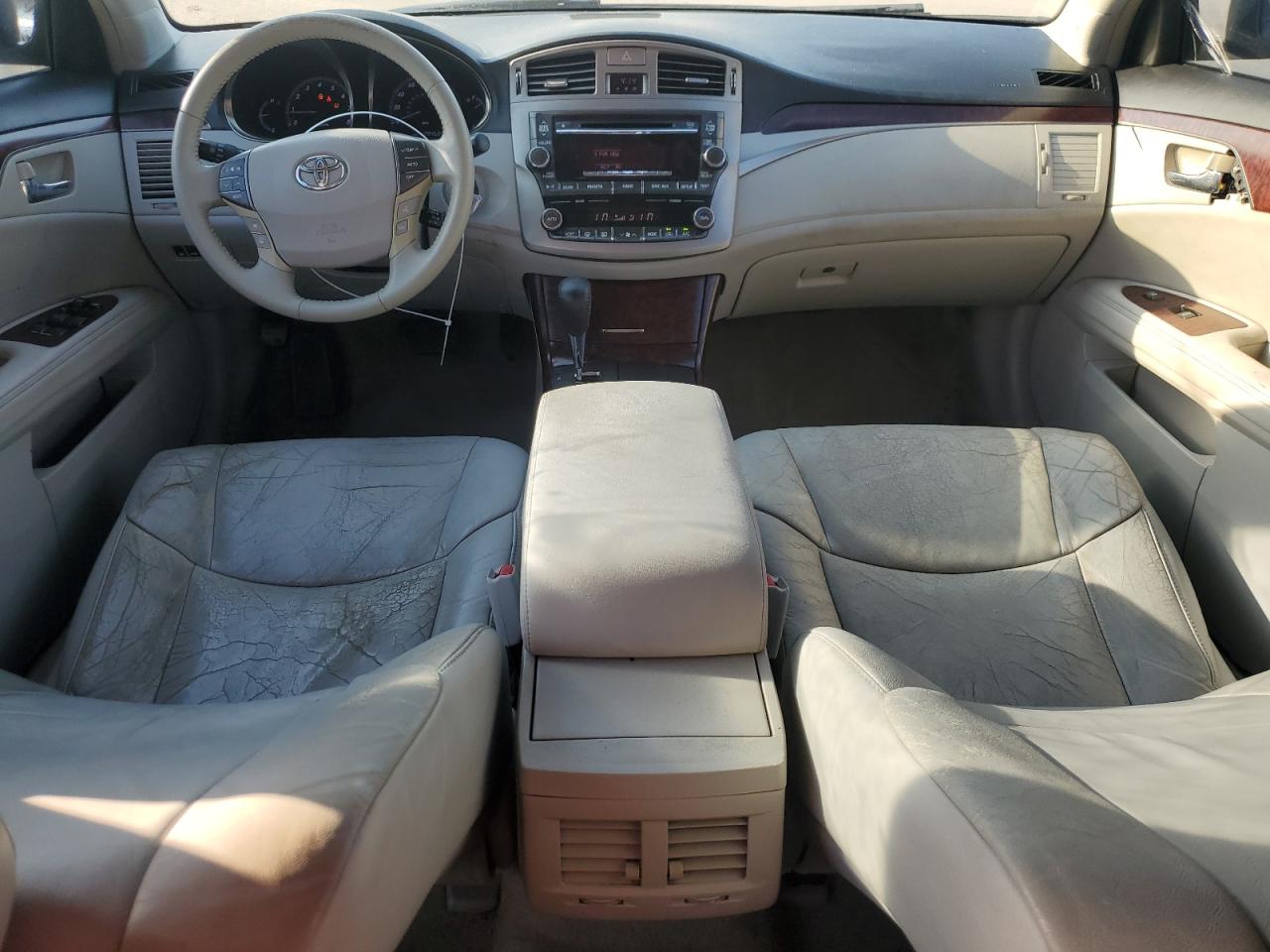 2011 Toyota Avalon - Image 8