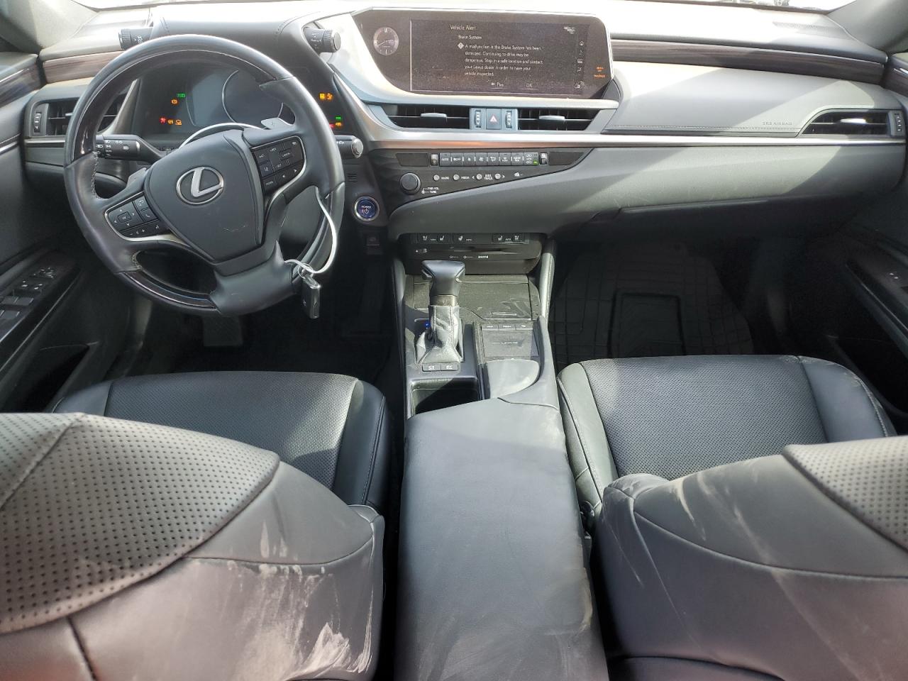2019 Lexus ES - Image 8