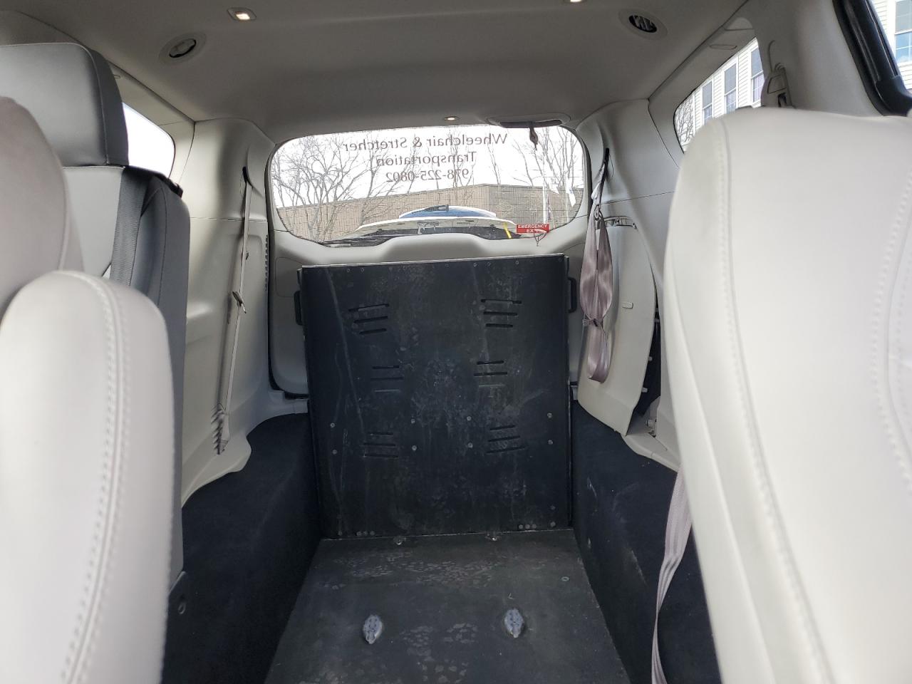 2021 Chrysler Voyager - Image 10