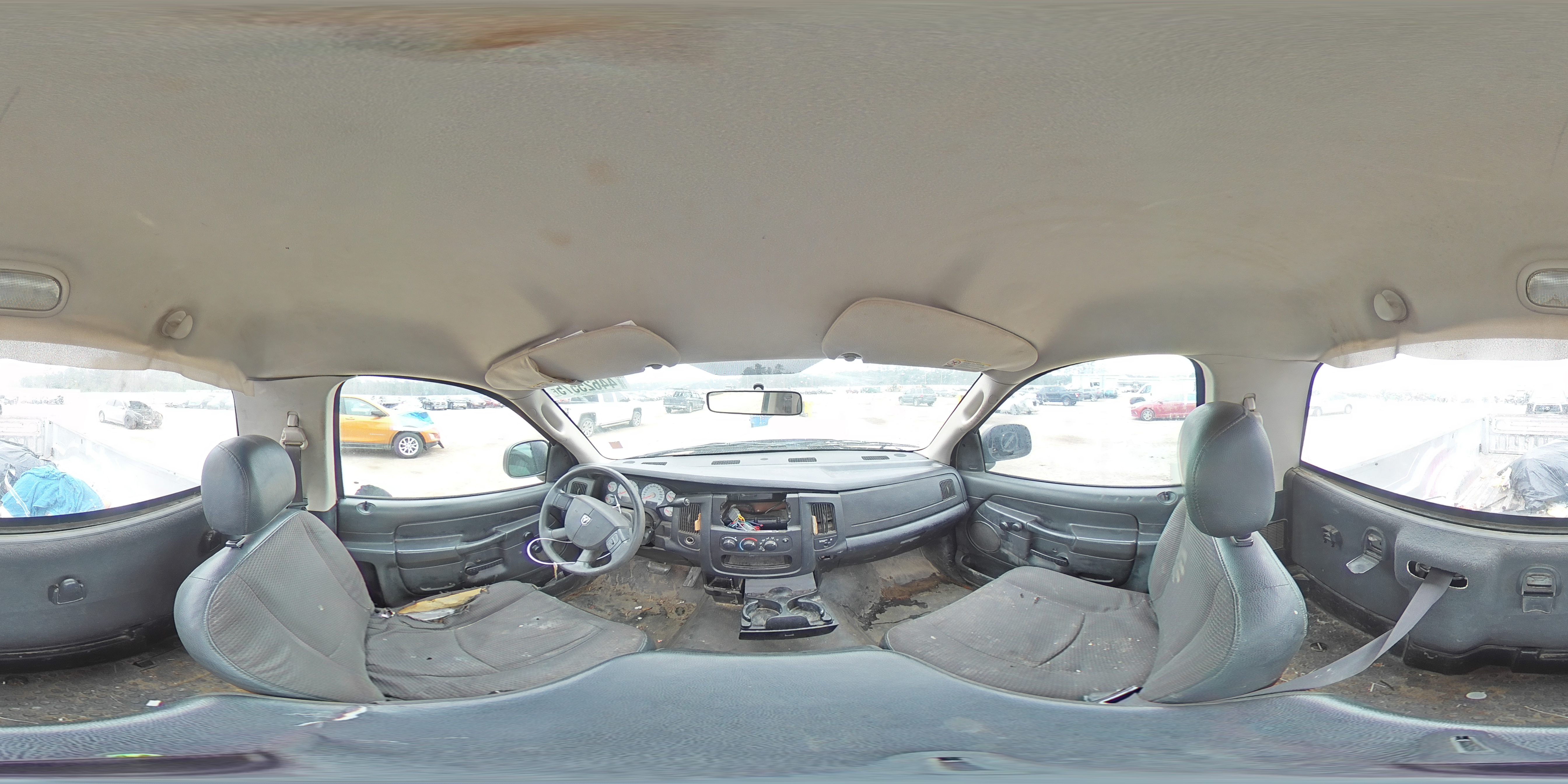 2005 Dodge RAM - Image 12