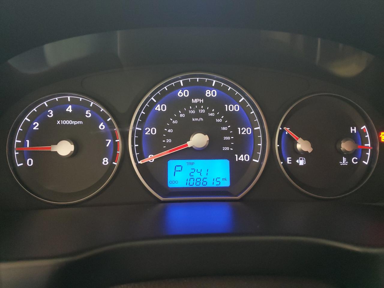 2011 Hyundai Santa Fe - Image 9