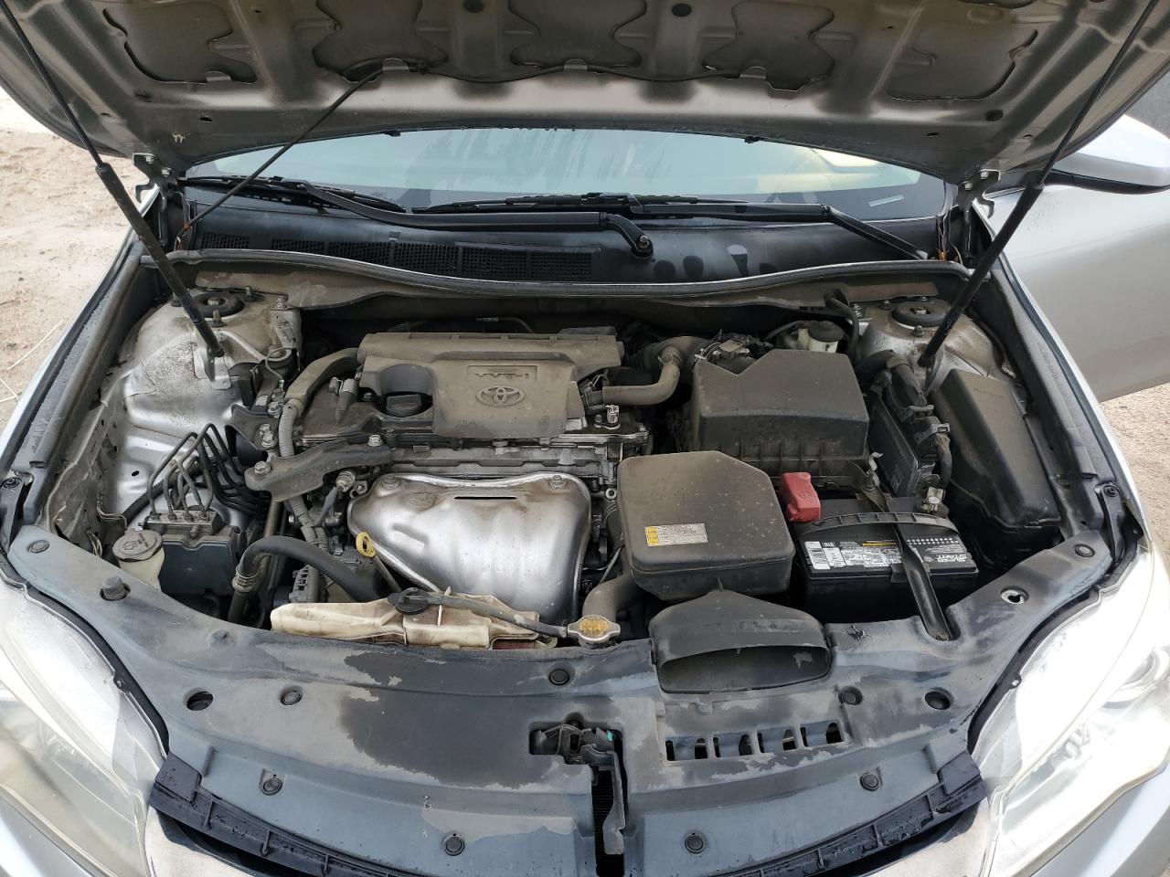 2015 Toyota Camry - Image 11