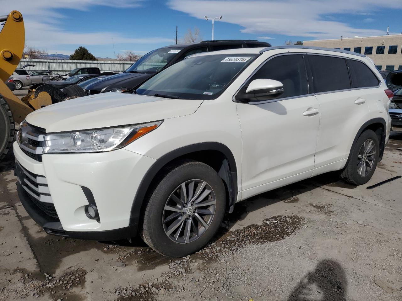 2018 Toyota Highlander - Image 1