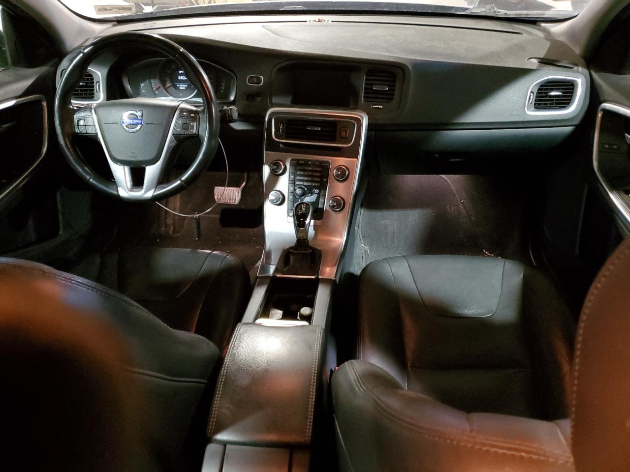 2017 Volvo S60 - Image 8