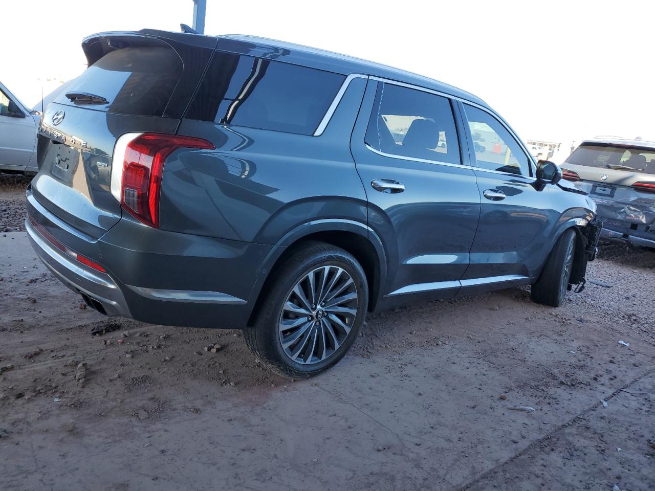 2023 Hyundai Palisade - Image 3