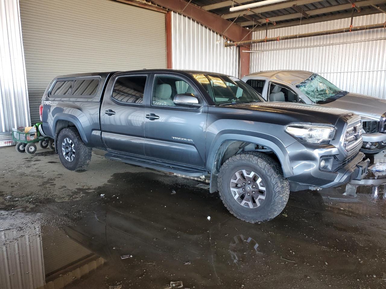 2016 Toyota Tacoma - Image 4