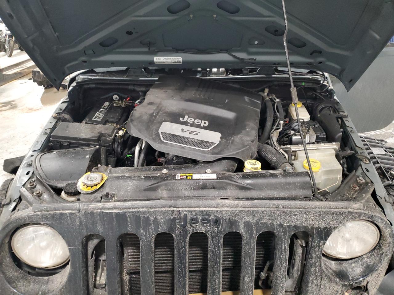 2015 Jeep Wrangler - Image 13