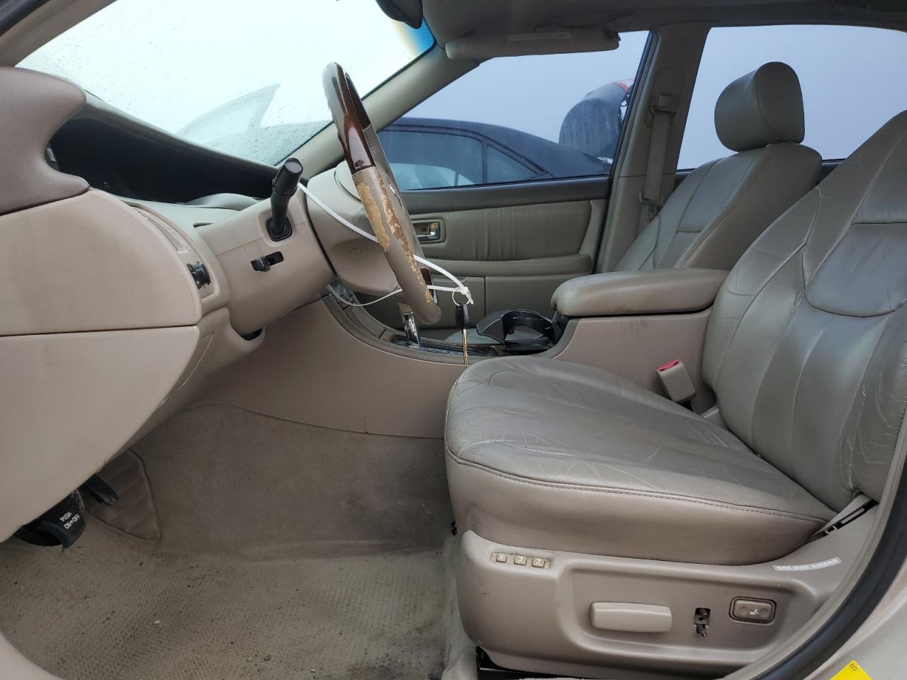 2004 Toyota Avalon - Image 7