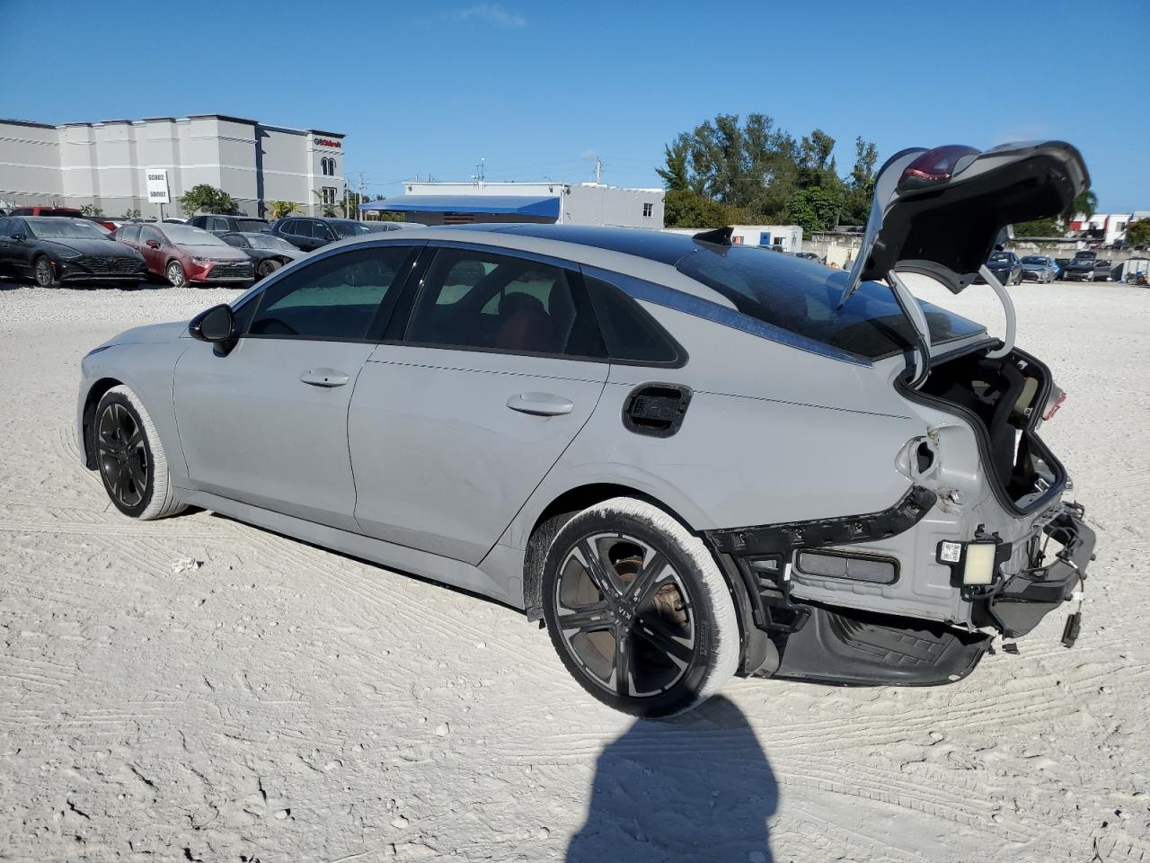 2021 Kia K5 - Image 2