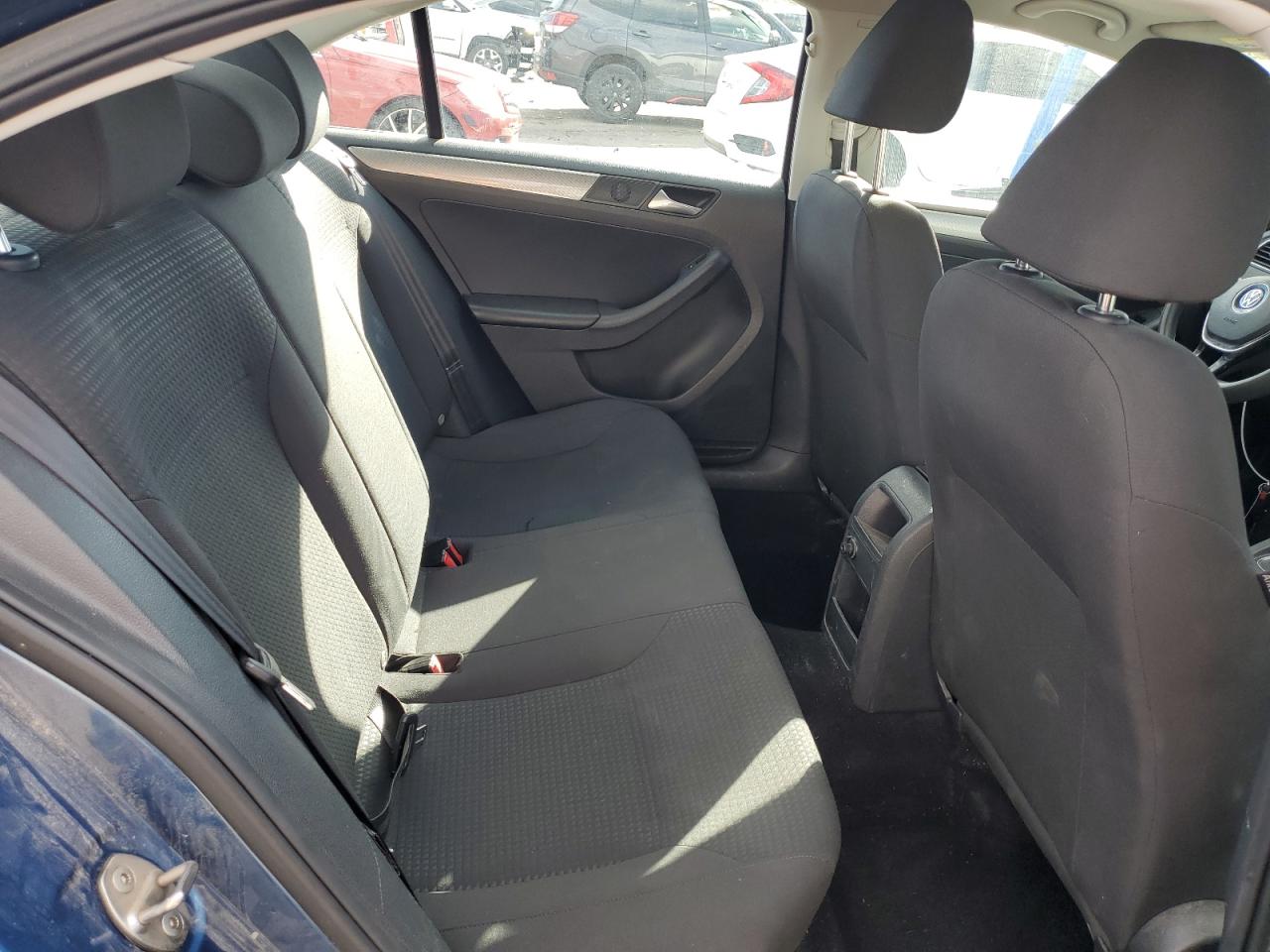 2015 Volkswagen Jetta - Image 10