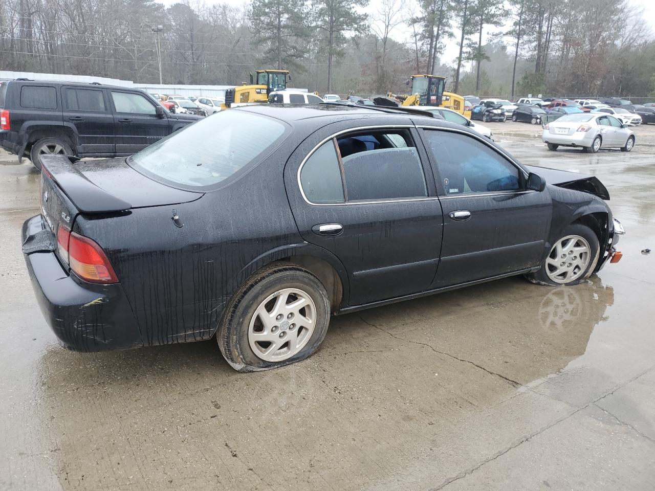 1997 Nissan Maxima - Image 3