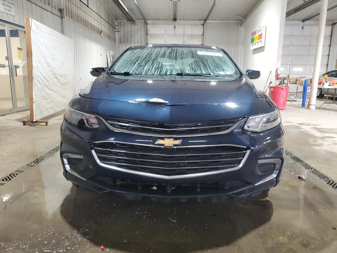 2016 Chevrolet Malibu - Image 5