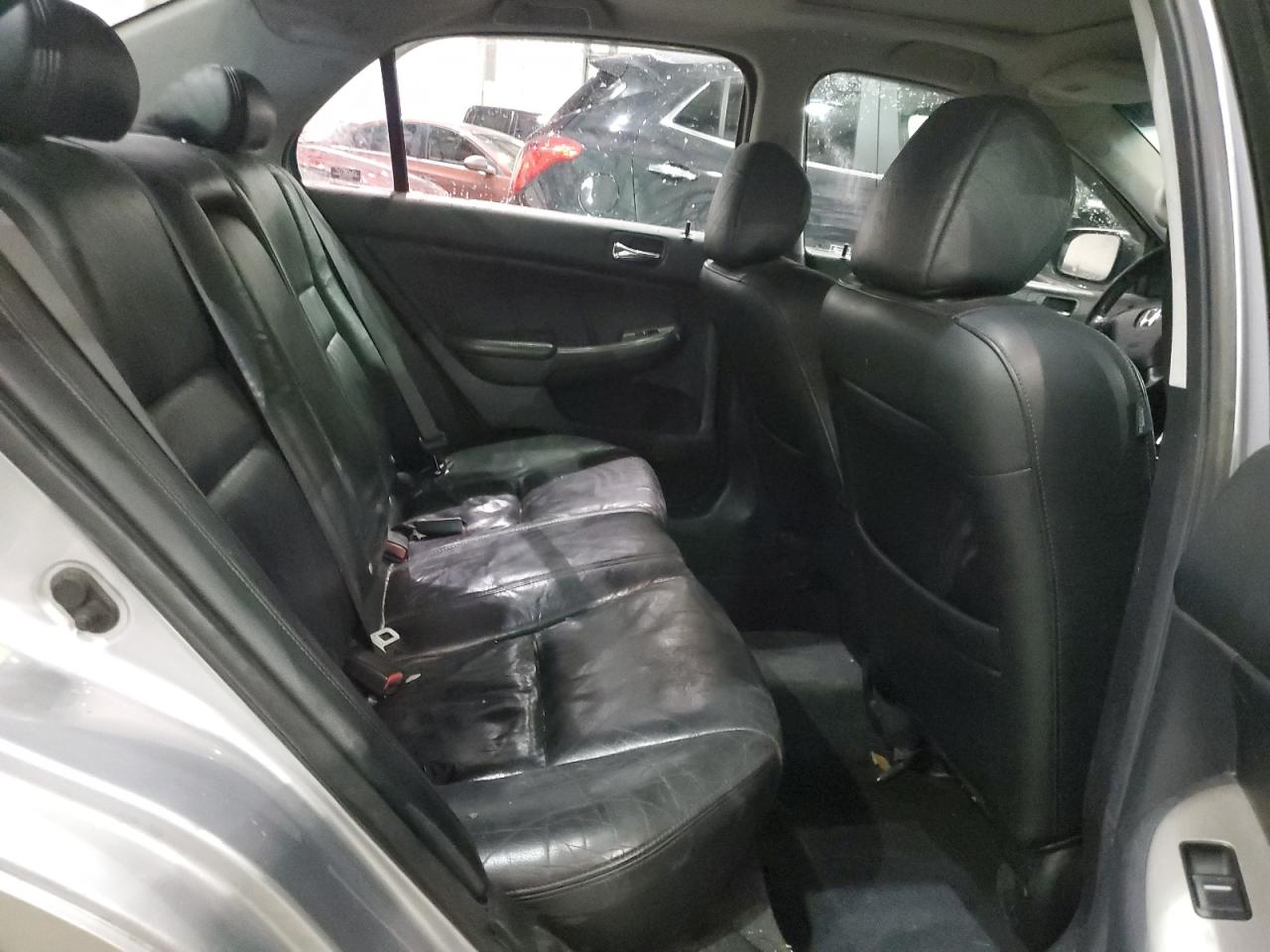 2004 Honda Accord - Image 10