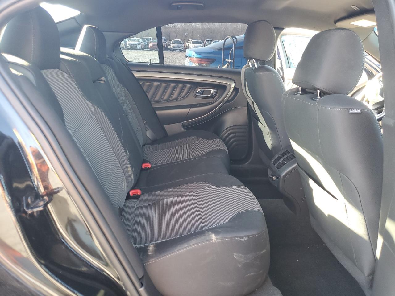 2015 Ford Taurus - Image 10
