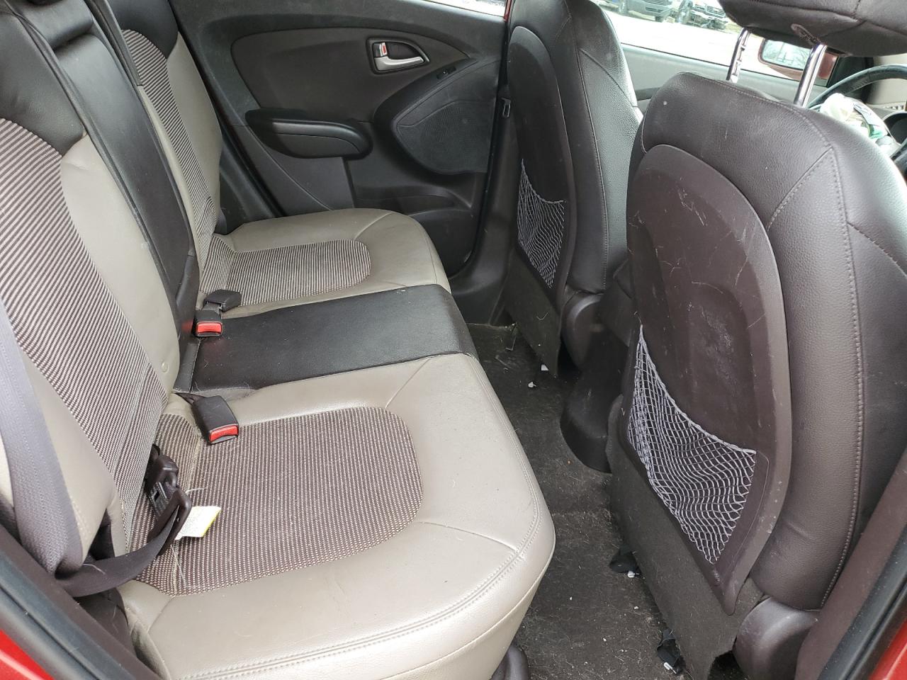 2012 Hyundai Tucson - Image 11