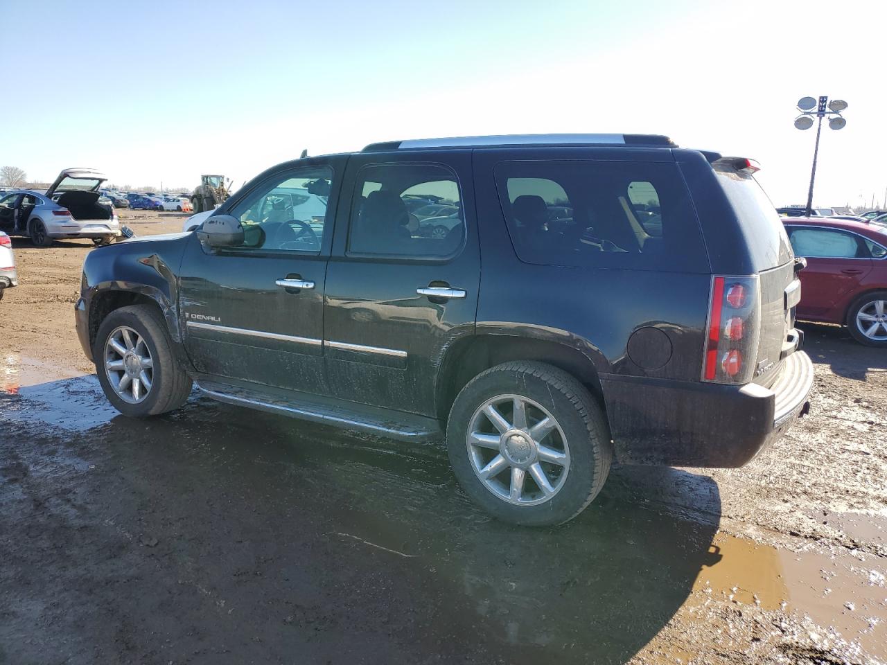 2009 GMC Yukon - Image 2