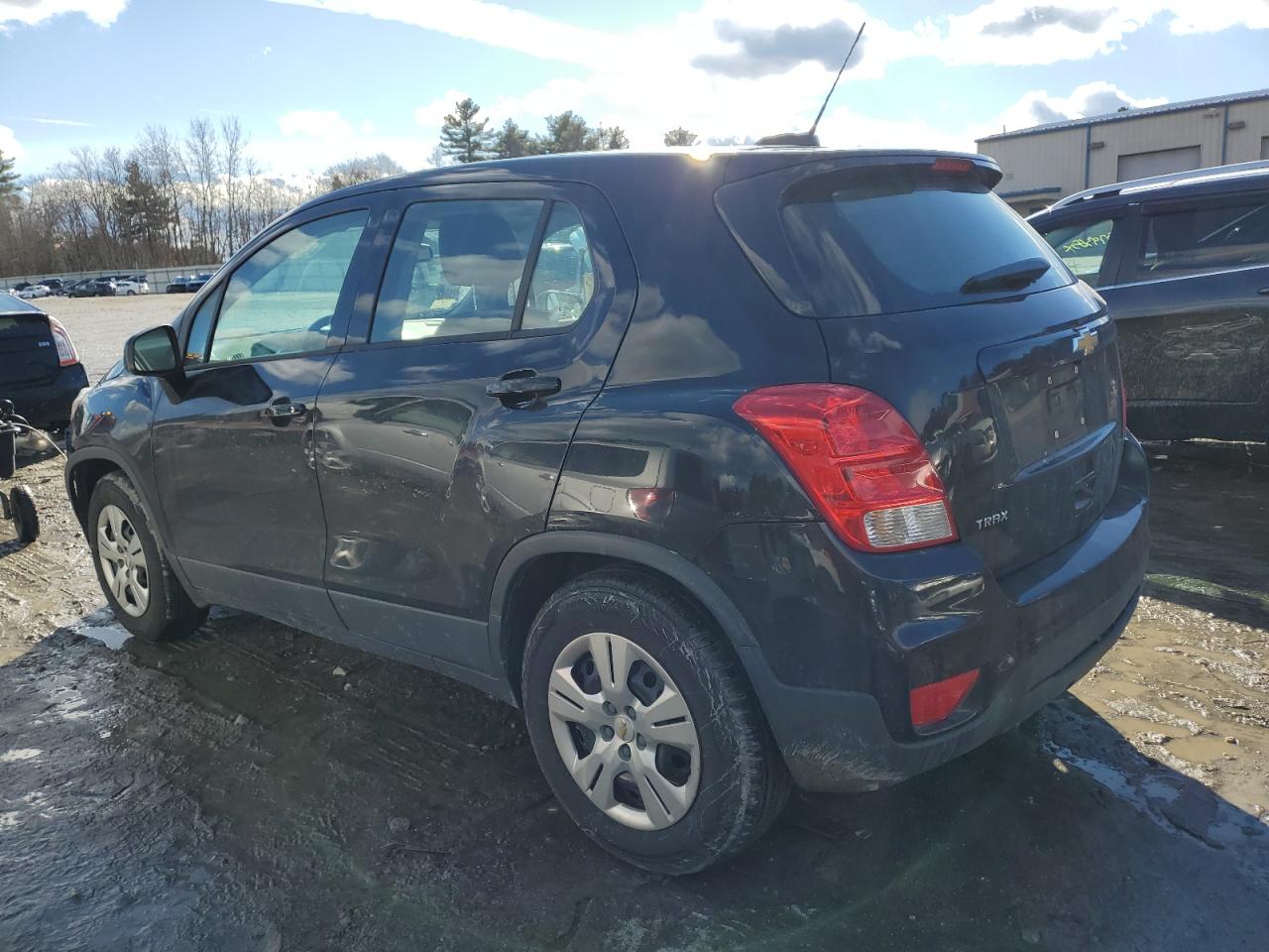 2018 Chevrolet Trax - Image 2