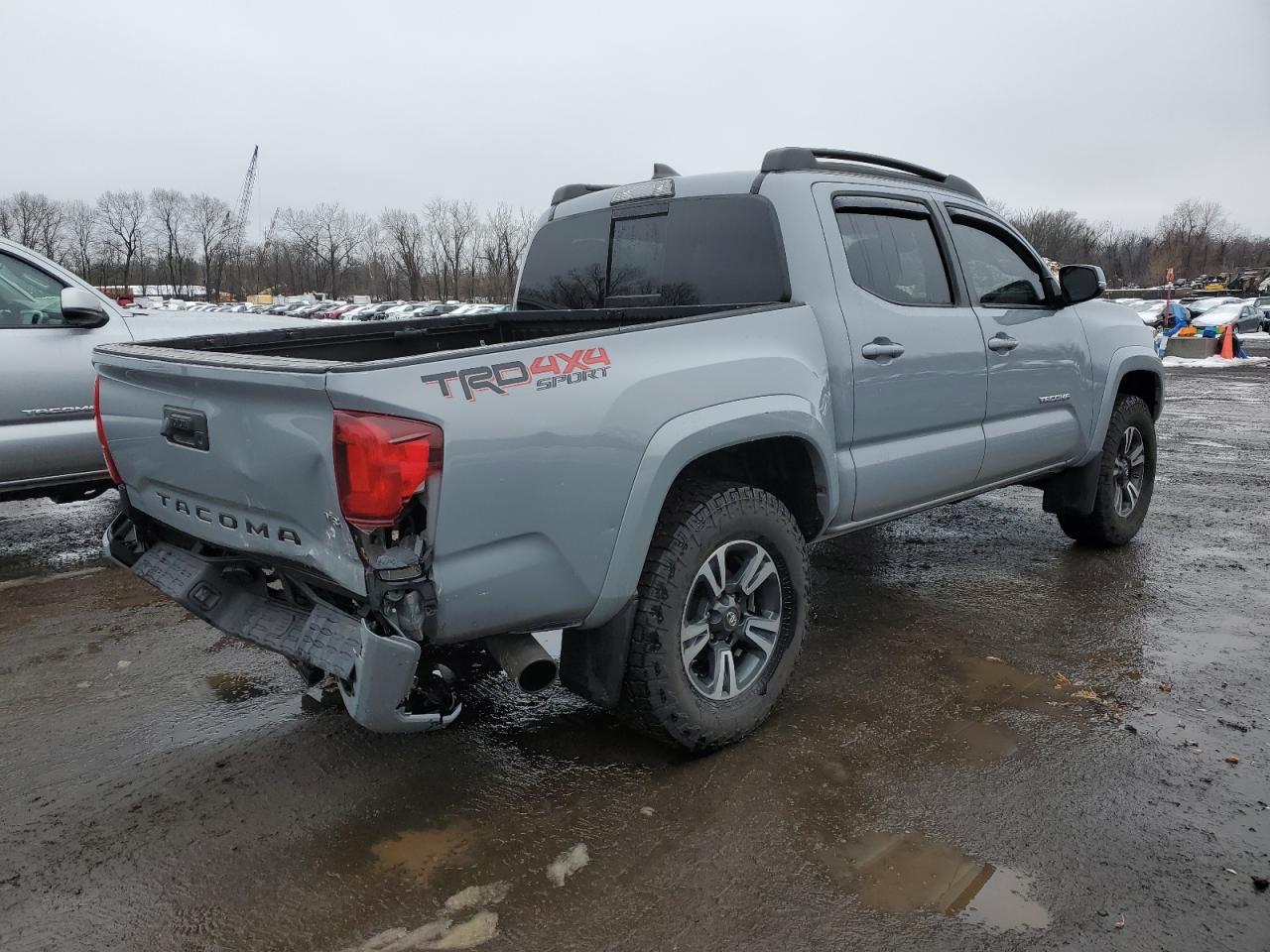 2019 Toyota Tacoma - Image 3