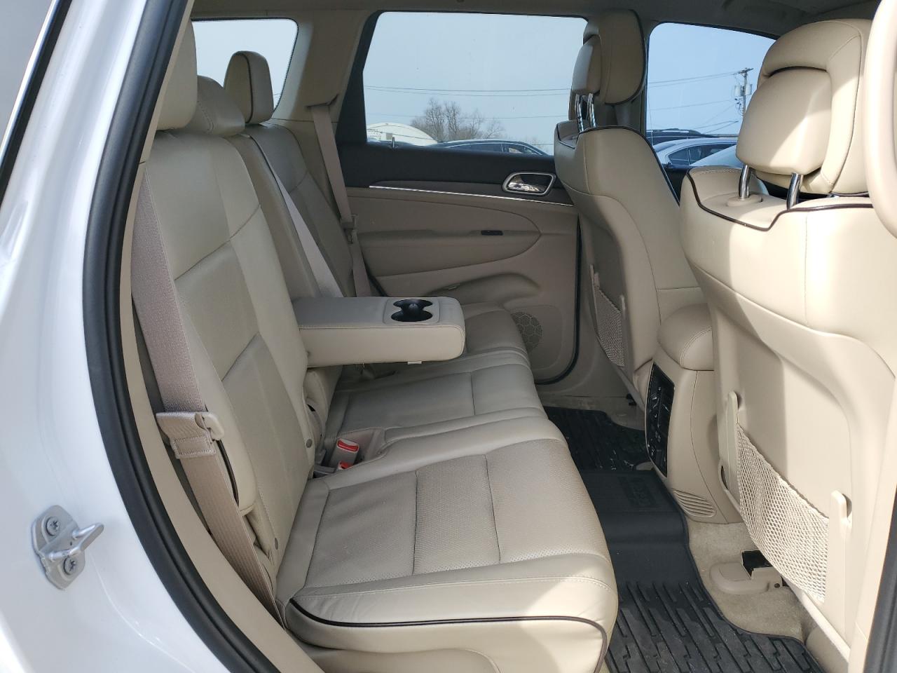 2018 Jeep Grand Cherokee - Image 11