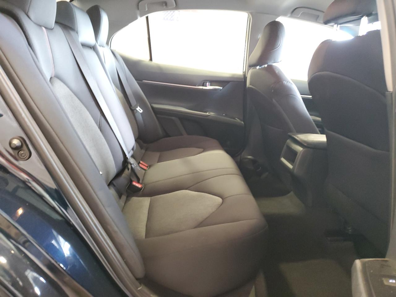 2019 Toyota Camry - Image 10