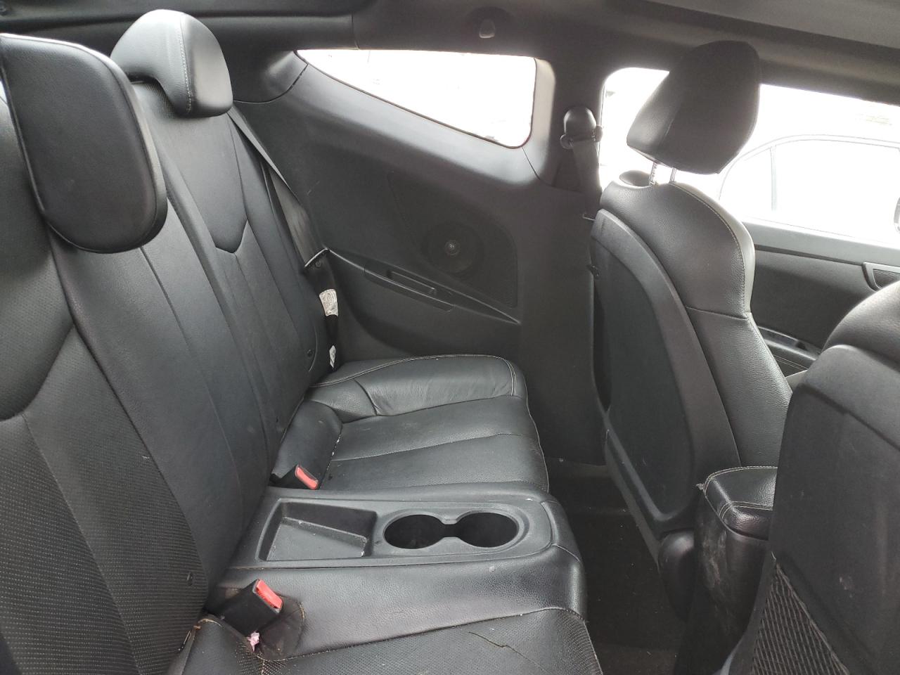 2016 Hyundai Veloster - Image 11