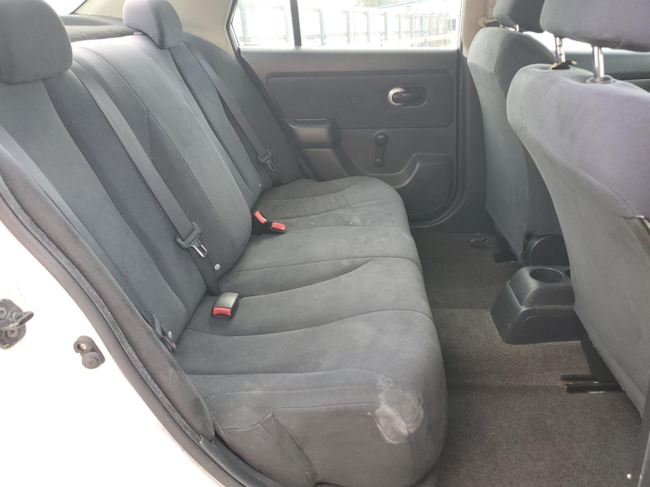 2009 Nissan Versa - Image 11