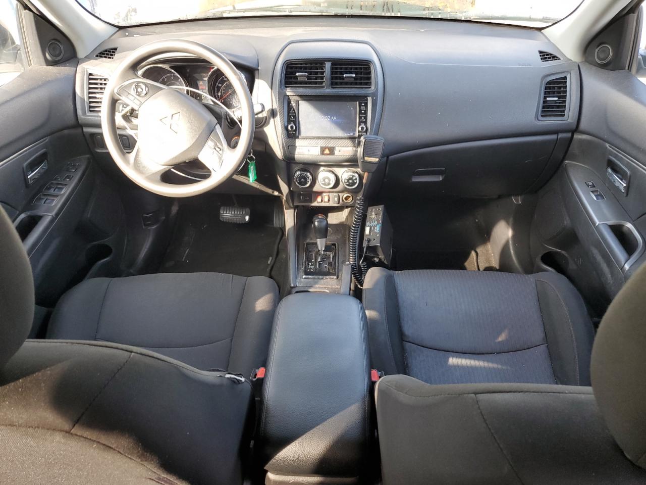 2018 Mitsubishi Outlander - Image 8
