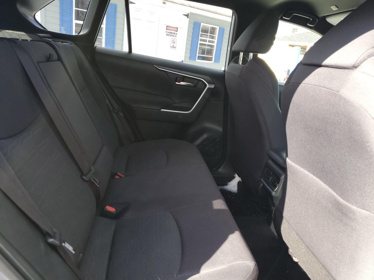 2023 Toyota RAV 4 - Image 11